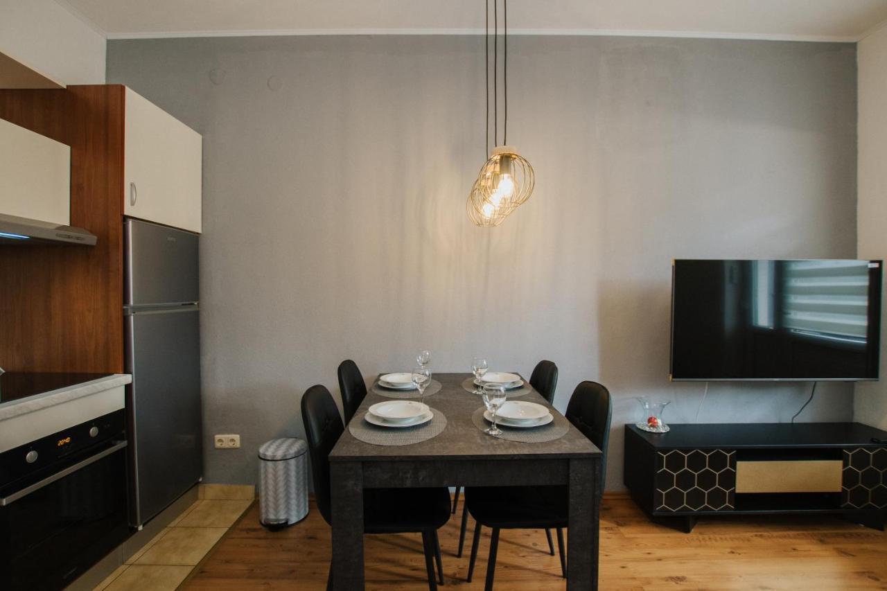 Apartment Deni Solin Exteriör bild